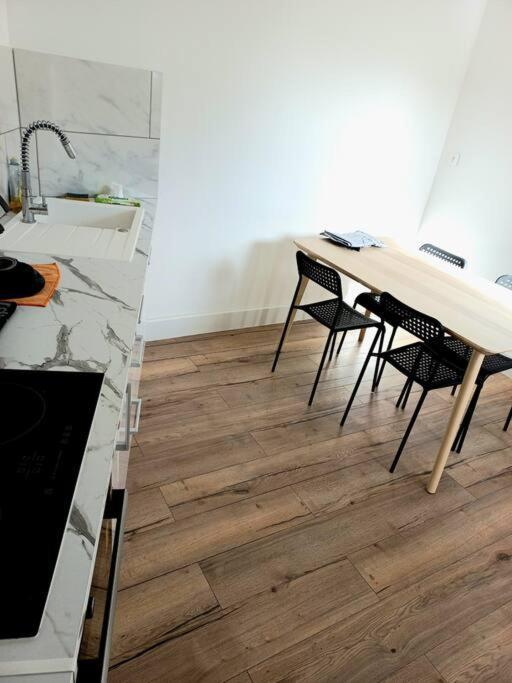 Le Scandinave De Vendargues Dış mekan fotoğraf